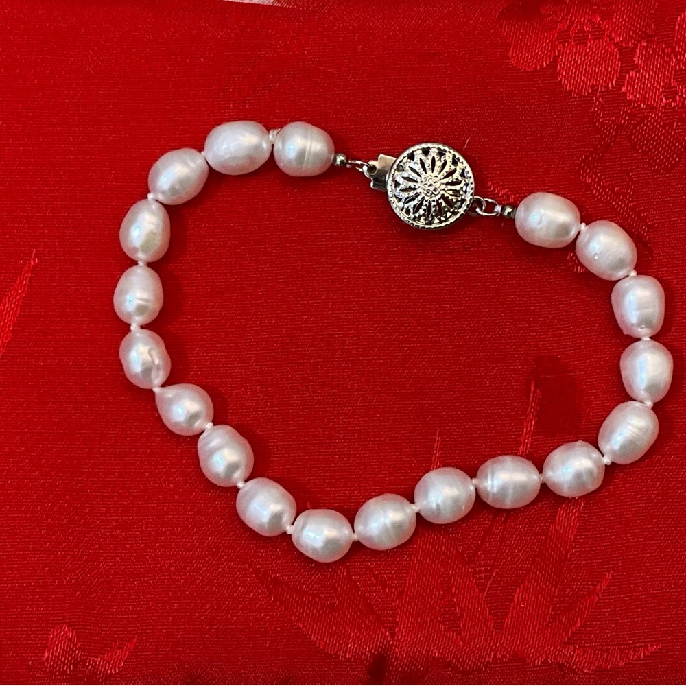 Vintage Pearl Bracelet with Decorative Gold Filled Clasp 14/20G Preowned